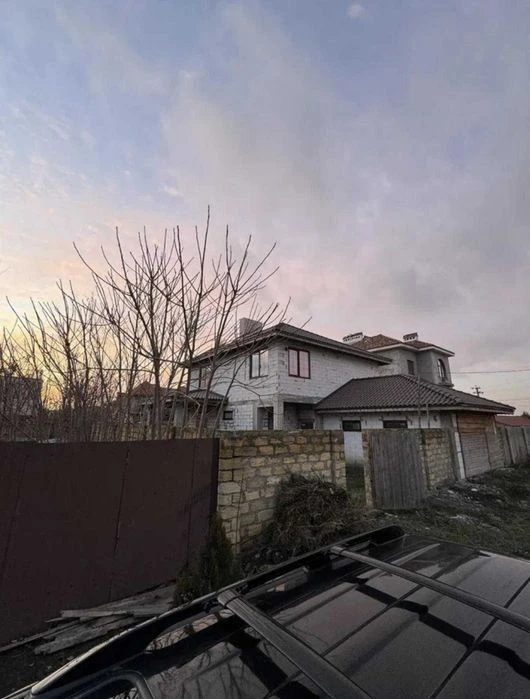 Sale of a house without repair with a total area of 240 m2. Kyiv region