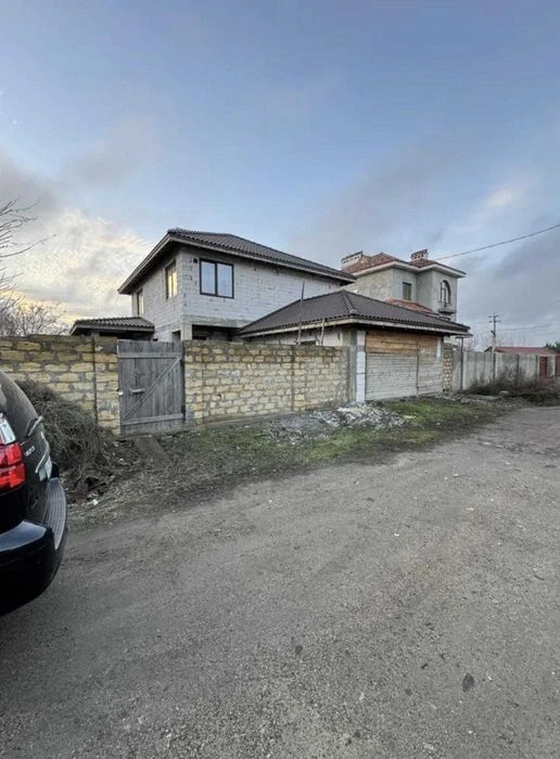 Sale of a house without repair with a total area of 240 m2. Kyiv region
