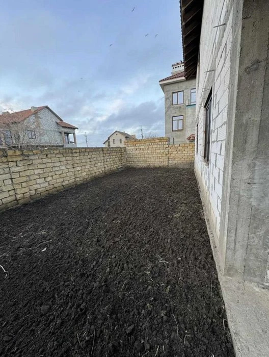 Sale of a house without repair with a total area of 240 m2. Kyiv region