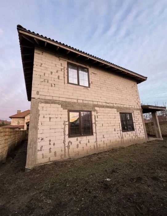 Sale of a house without repair with a total area of 240 m2. Kyiv region