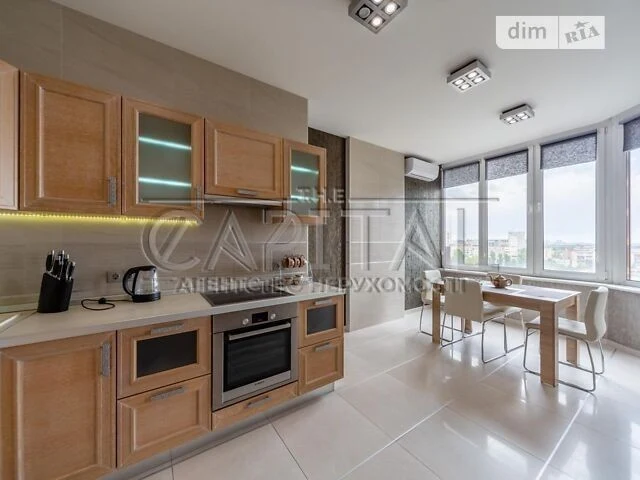 For sale 2-room apartment 56 sq. m. on Solomyanska Street 15 • ID 346