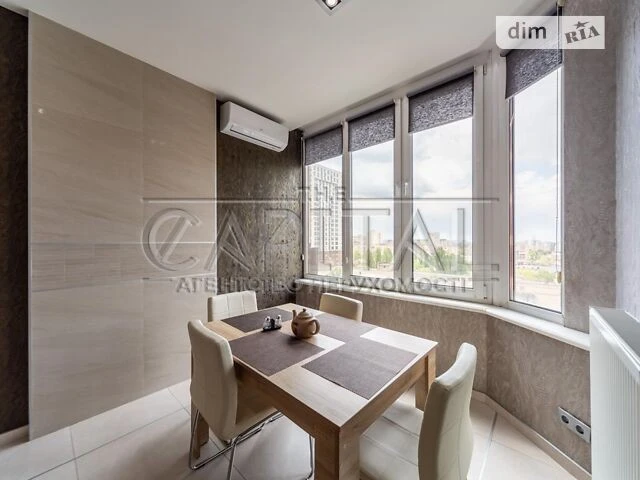 For sale 2-room apartment 56 sq. m. on Solomyanska Street 15 • ID 346