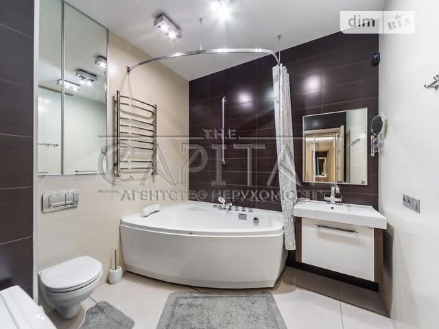For sale 2-room apartment 56 sq. m. on Solomyanska Street 15 • ID 346