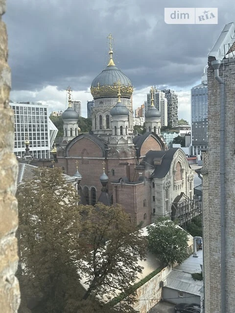 Sale of 2-room apartment 47 sq. m. on Velyka Vasylkivska 49 street