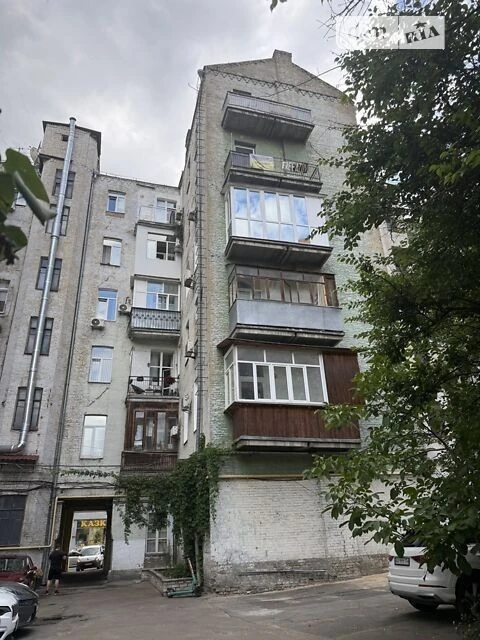 Sale of 2-room apartment 47 sq. m. on Velyka Vasylkivska 49 street