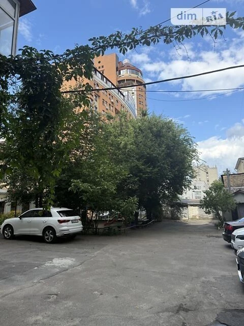 Sale of 2-room apartment 47 sq. m. on Velyka Vasylkivska 49 street