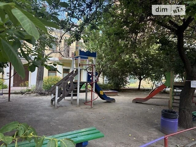 Sale of 2-room apartment 47 sq. m. on Velyka Vasylkivska 49 street