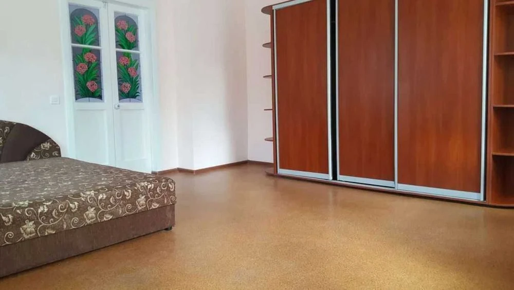 2 rooms with autonomous heating in BRICK middle floor POLYA (Kirov) (71