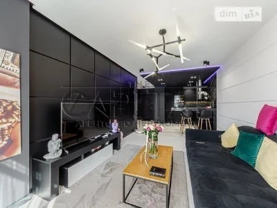 Продаж 1к квартири 56 кв. м на вул. Предславинська 53 • ID 3