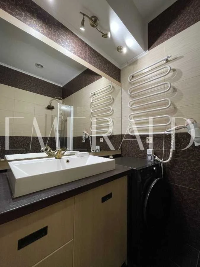 Sale of 3-room apartment 94 m², Mitrofana Dovnar-Zapols