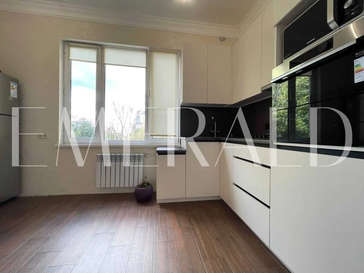 Sale of 3-room apartment 94 m², Mitrofana Dovnar-Zapols