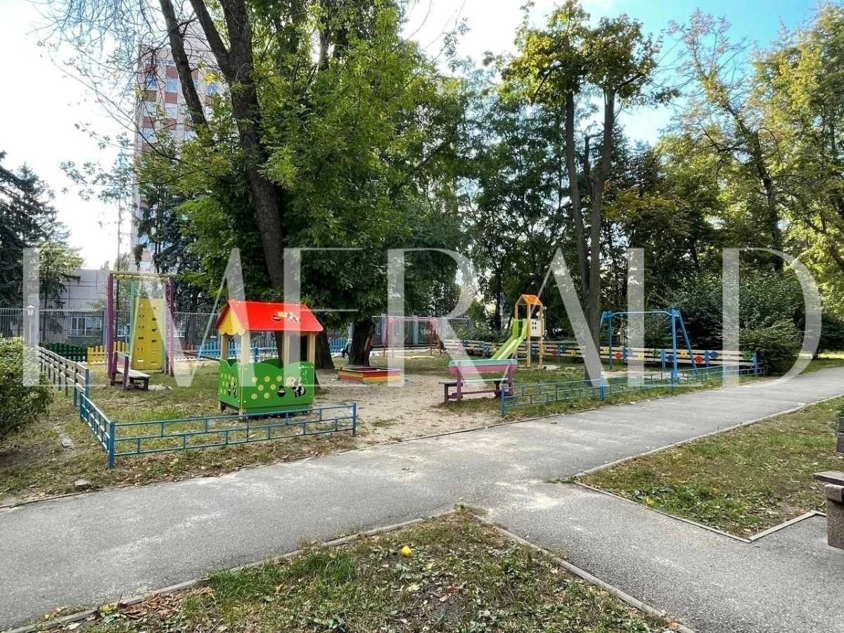 Sale of 3-room apartment 94 m², Mitrofana Dovnar-Zapols
