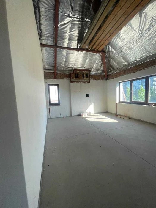 9th century B. Fontana! Homestead on 13 acres with access to the park! 1A37