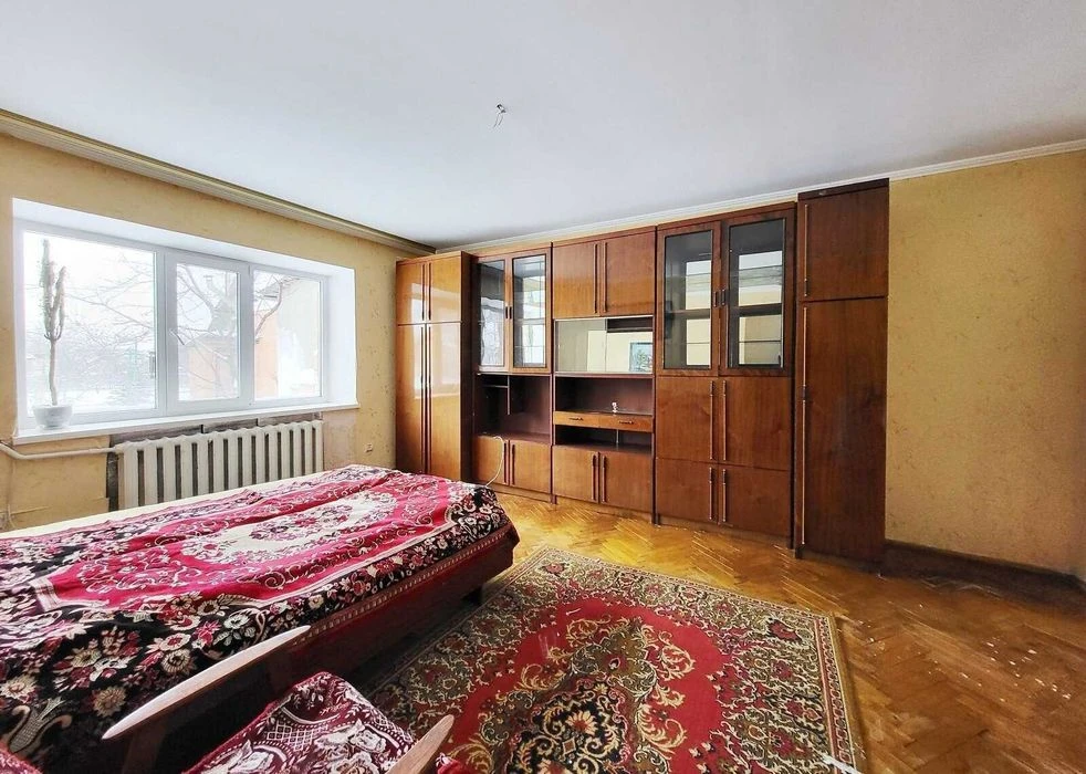 Sale of part of a house in the Center
