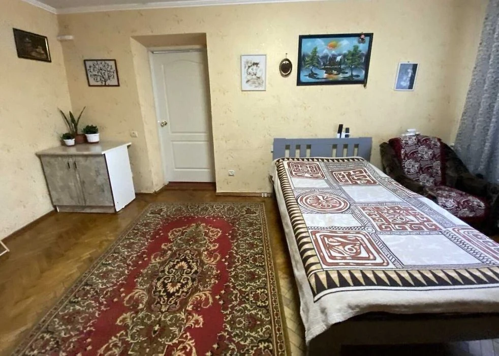 Sale of part of a house in the Center