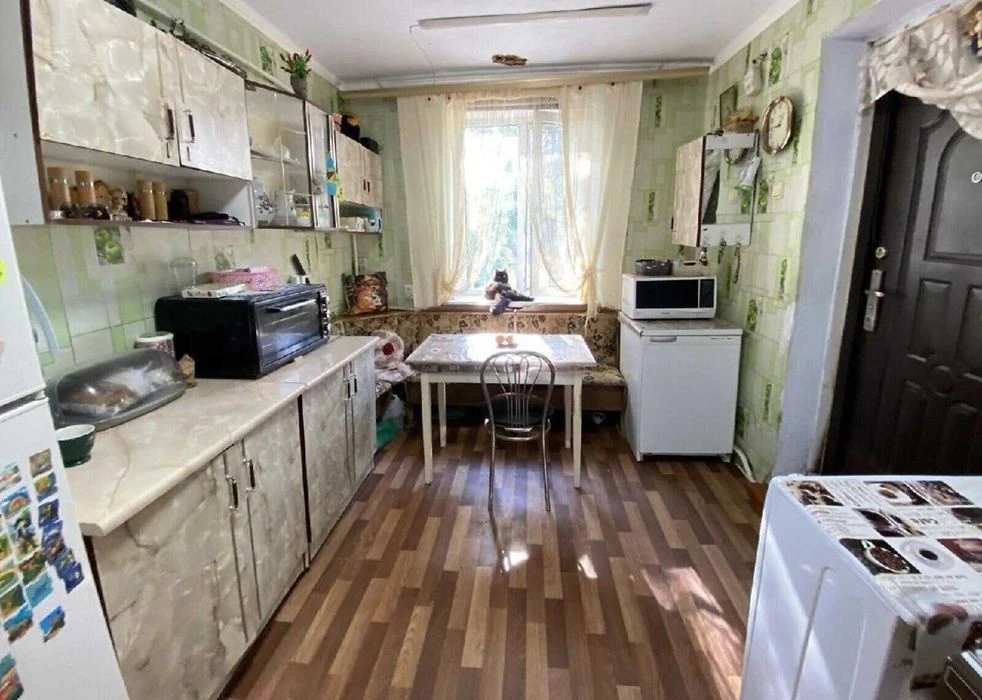 Sale of part of a house in the Center