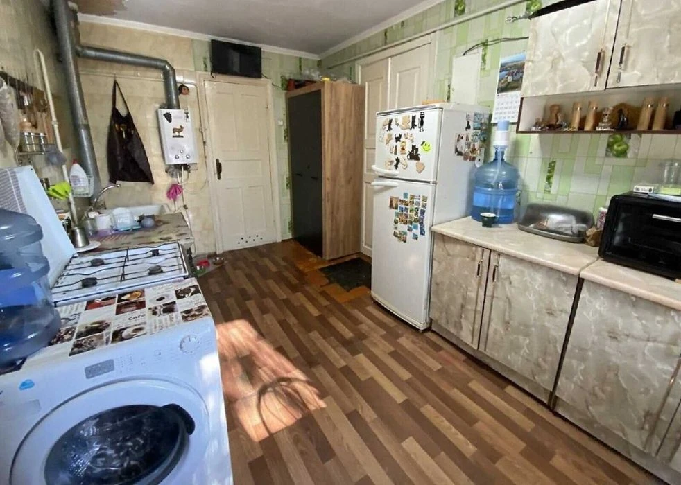 Sale of part of a house in the Center