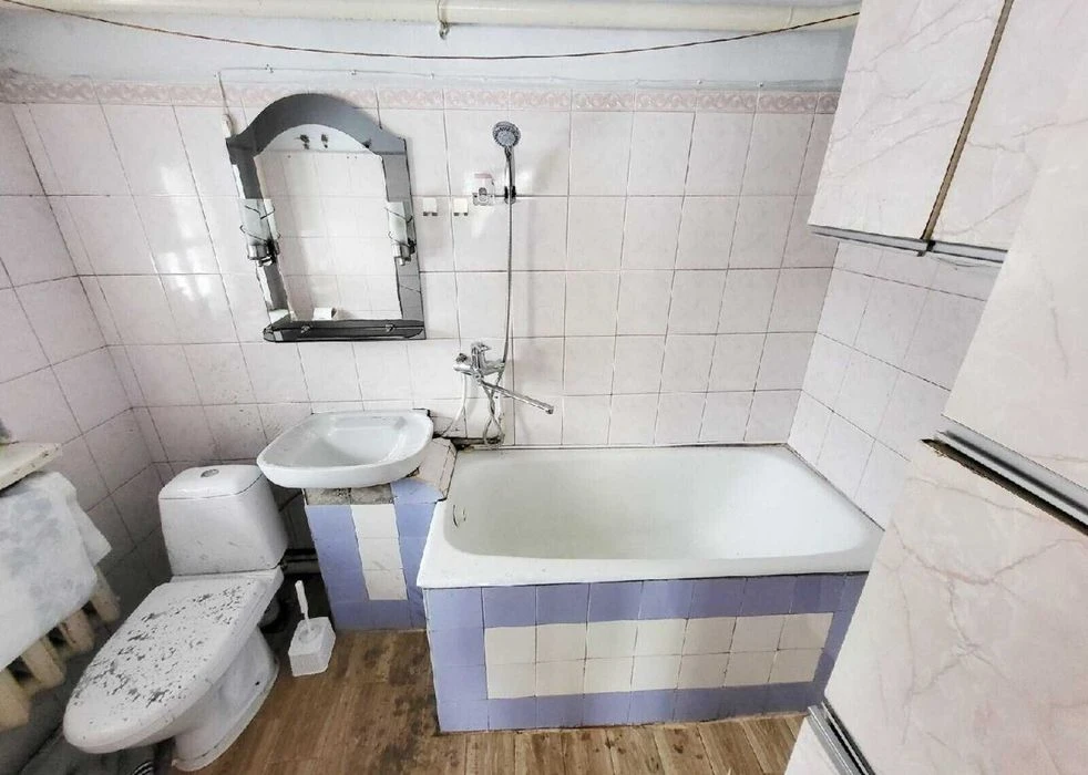 Sale of part of a house in the Center