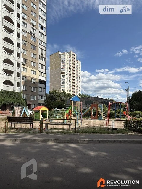 Sale of 3-room apartment 72.3 sq. m. on Raiduzhna St. 59 • ID 34571