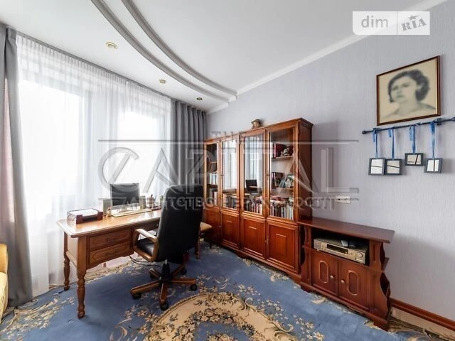 Sale of 4-room apartment 180 sq. m. on Konovaltsya Yevhena 36B street •