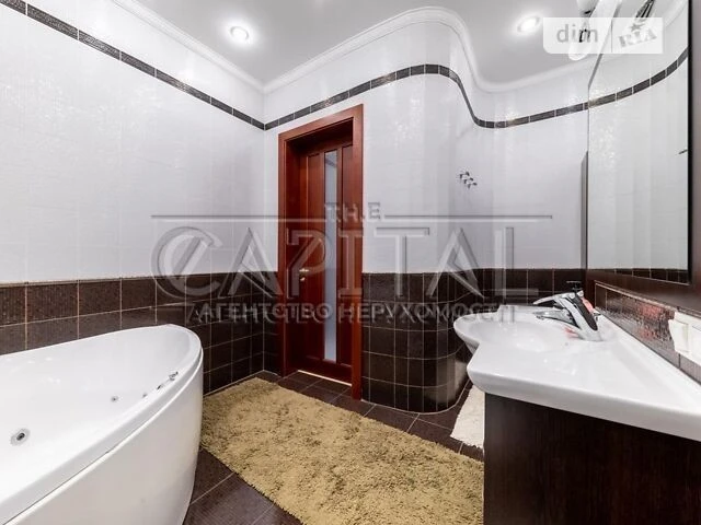 Sale of 4-room apartment 180 sq. m. on Konovaltsya Yevhena 36B street •