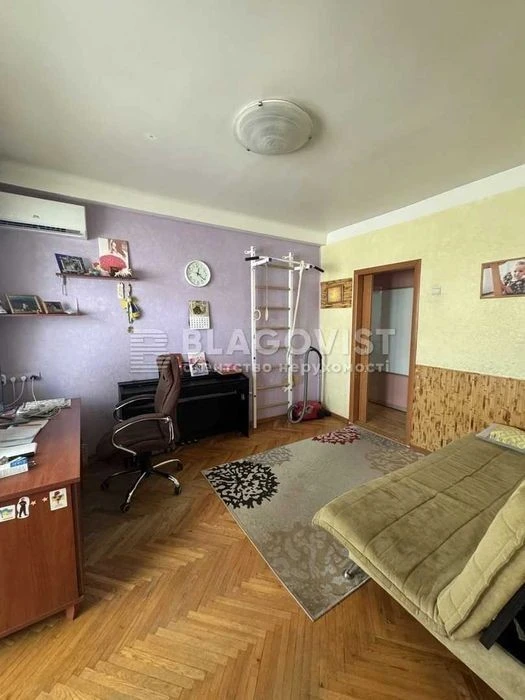 2-room apartment for sale at Pryimachenko Marii 6, Pechersk, Zvirynetsk city