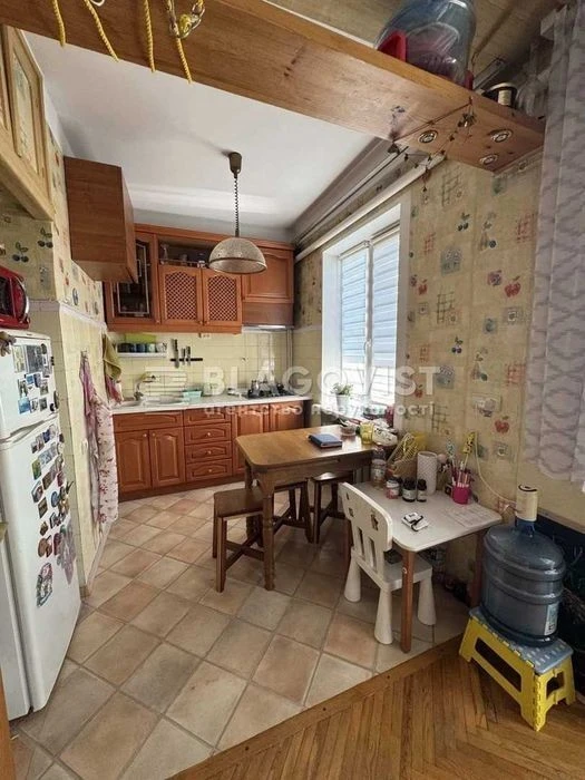 2-room apartment for sale at Pryimachenko Marii 6, Pechersk, Zvirynetsk city