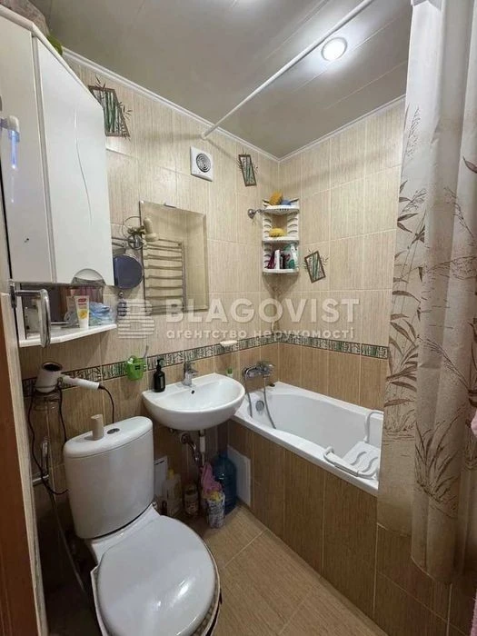 2-room apartment for sale at Pryimachenko Marii 6, Pechersk, Zvirynetsk city