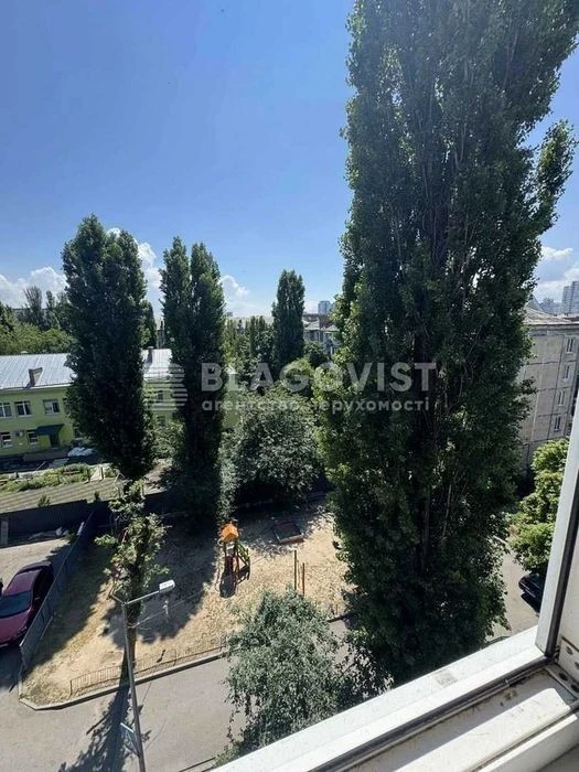 2-room apartment for sale at Pryimachenko Marii 6, Pechersk, Zvirynetsk city