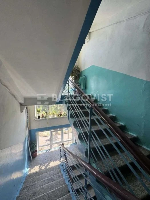 2-room apartment for sale at Pryimachenko Marii 6, Pechersk, Zvirynetsk city