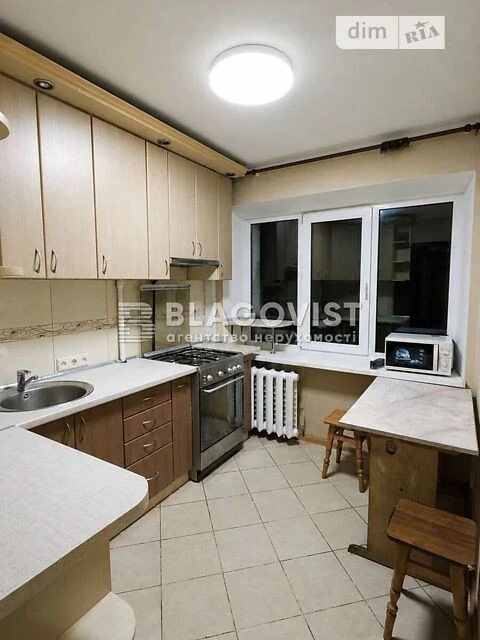 2-room apartment for sale in a brick special project on Kar St.