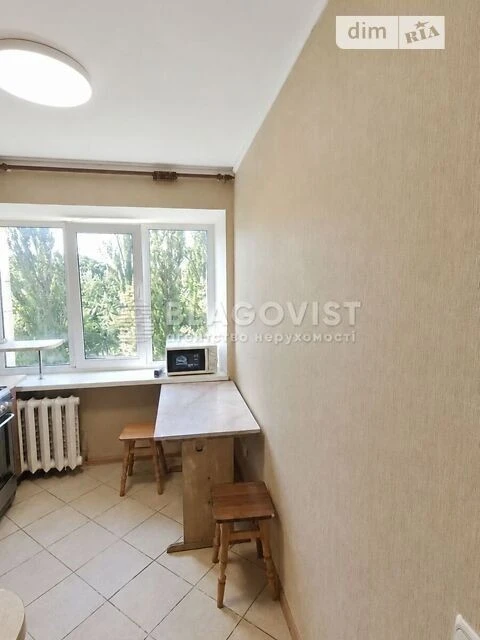 2-room apartment for sale in a brick special project on Kar St.