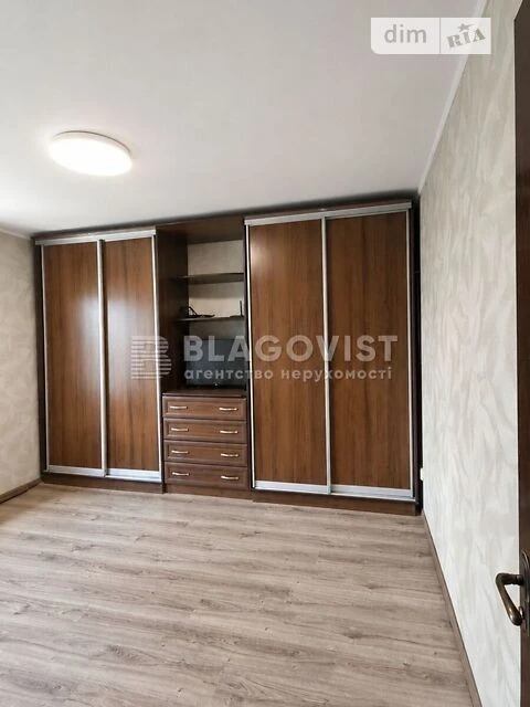2-room apartment for sale in a brick special project on Kar St.