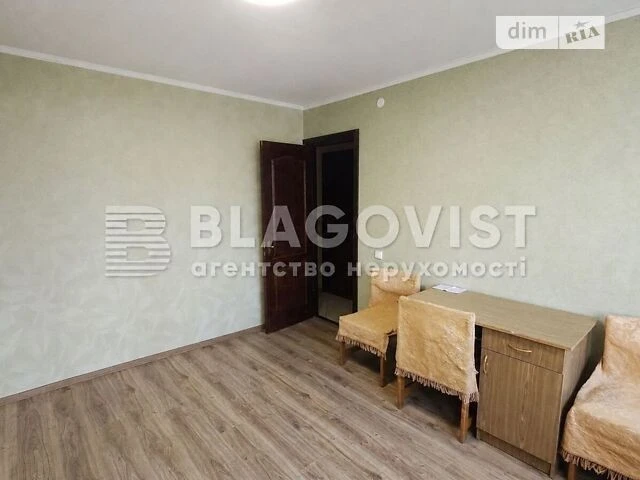 2-room apartment for sale in a brick special project on Kar St.
