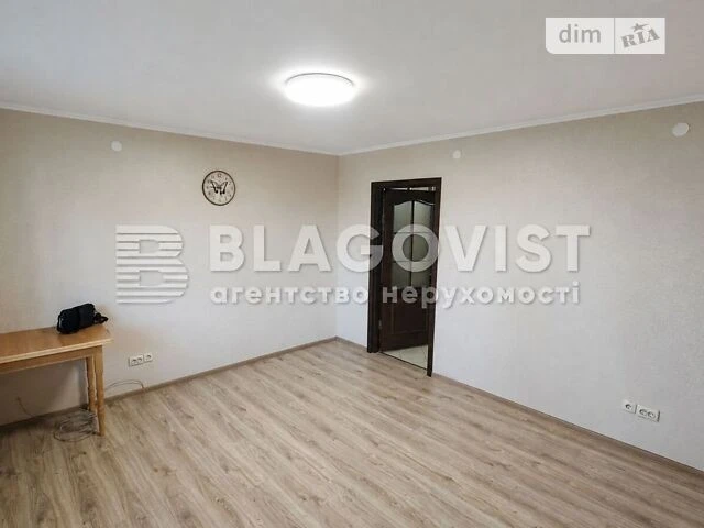 2-room apartment for sale in a brick special project on Kar St.