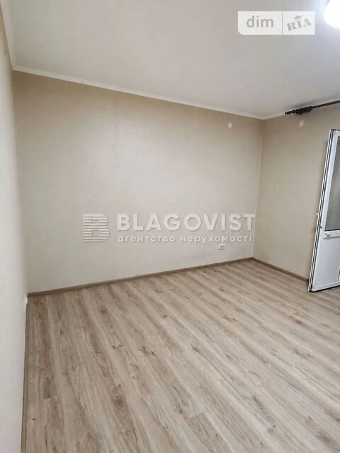 2-room apartment for sale in a brick special project on Kar St.