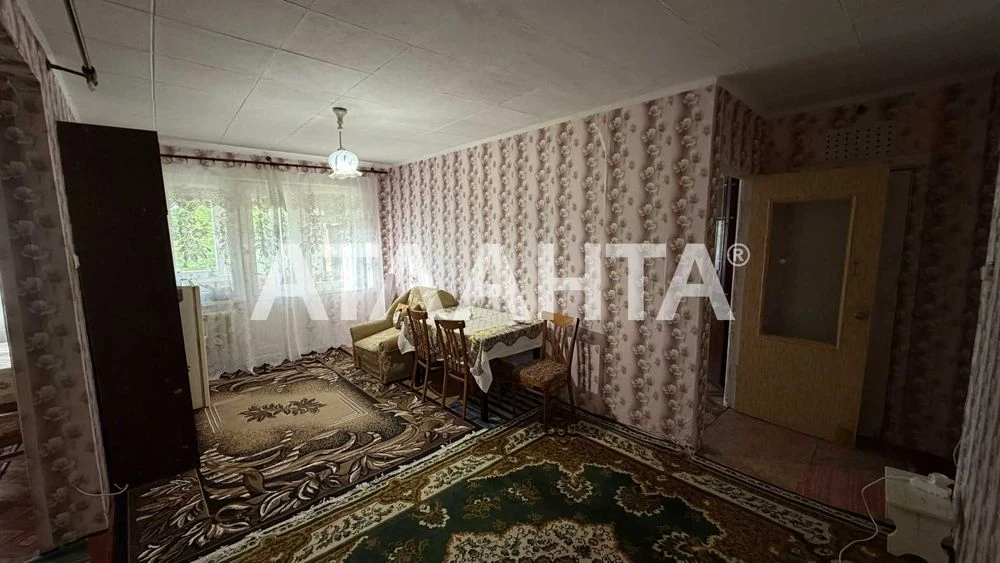 Трехкомнатная квартира в жилом состоянии ул. Космонавтов