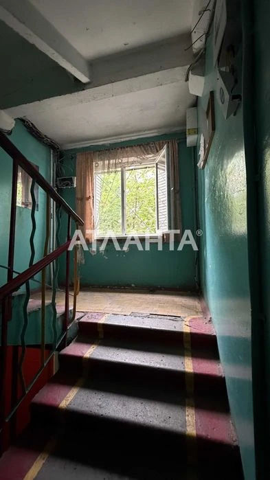 Трехкомнатная квартира в жилом состоянии ул. Космонавтов
