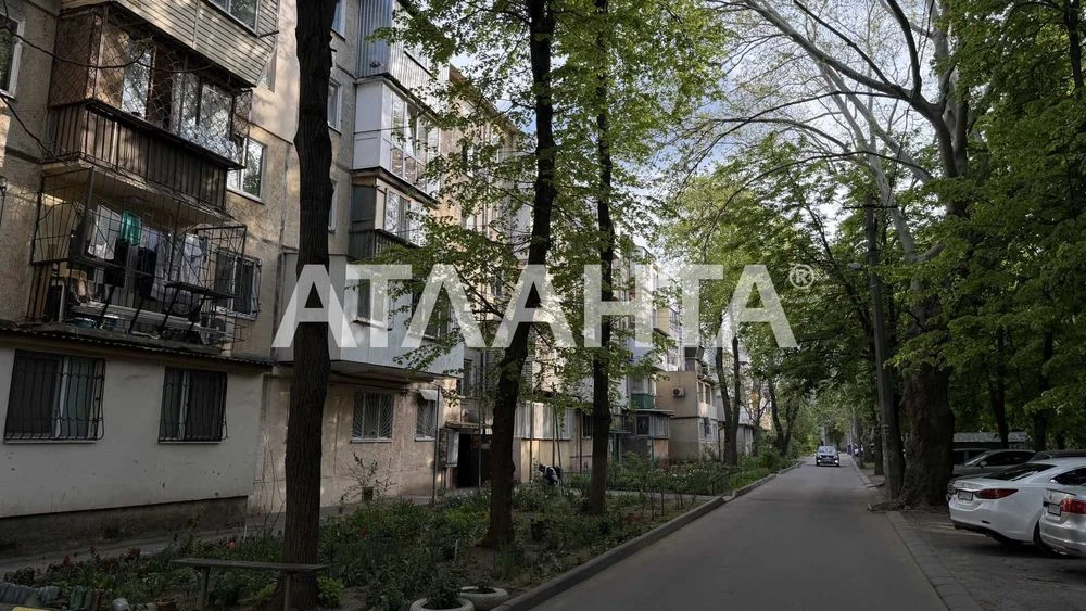Трехкомнатная квартира в жилом состоянии ул. Космонавтов