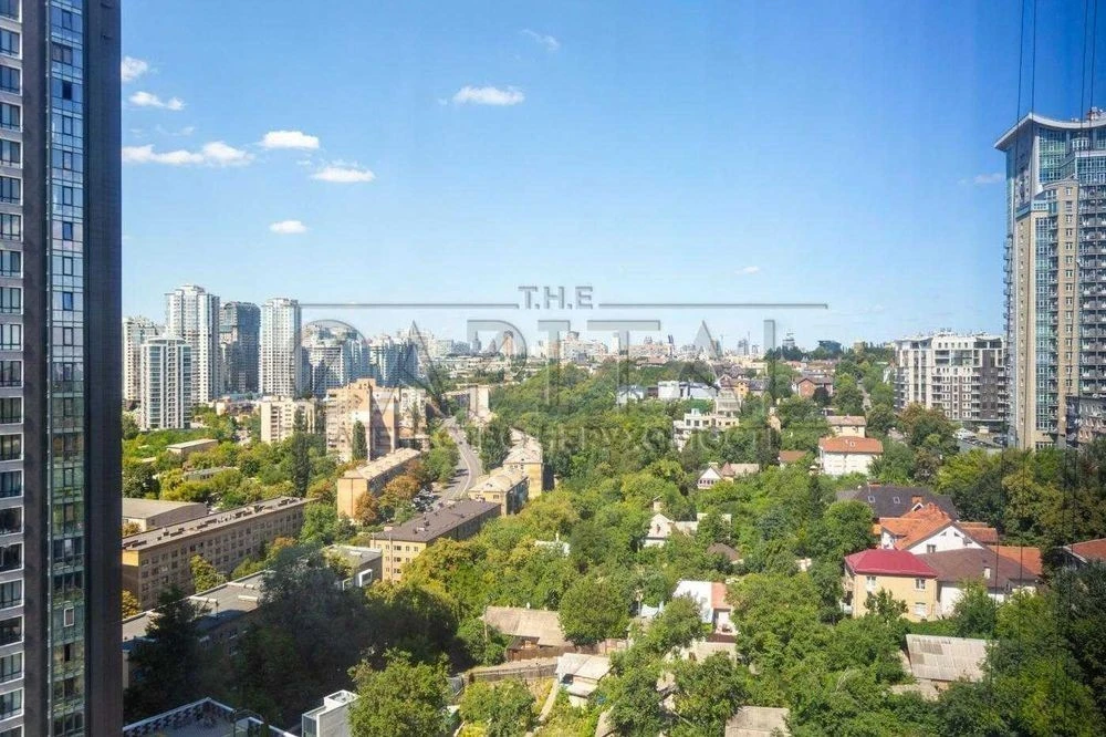 Sale Apartment Kyiv Pecherskyi district Zvirynetska st.