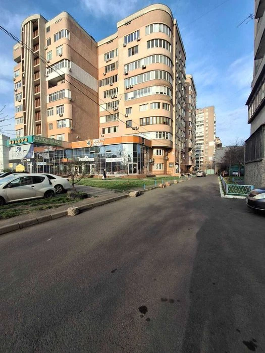 (13/4) Продам 1-комнатную квартиру на ул. Небесной сотни/ Ин