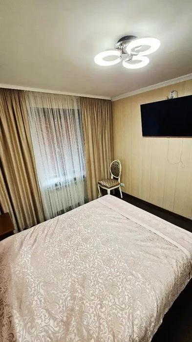 For sale 3-room apartment in Pobeda district, Kodak district