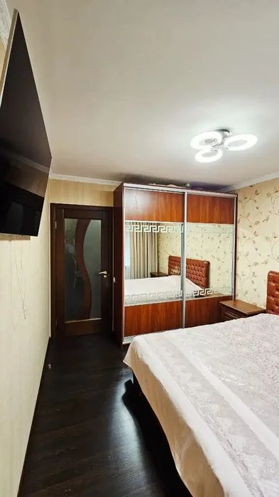 For sale 3-room apartment in Pobeda district, Kodak district