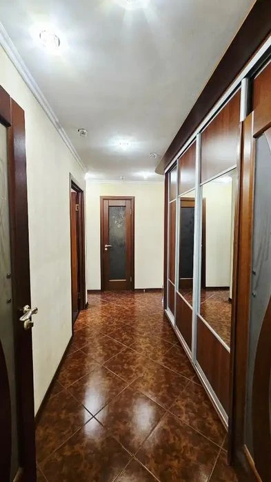 For sale 3-room apartment in Pobeda district, Kodak district
