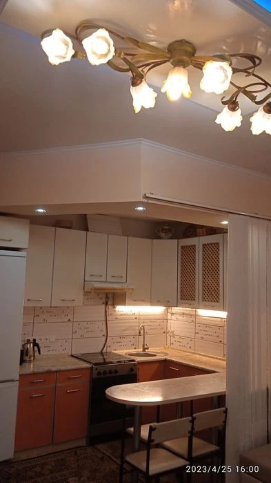 I will sell 2 rooms on KhTZ 35 from the owner (kitchen - studio)
