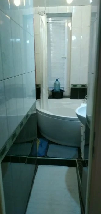 I will sell 2 rooms on KhTZ 35 from the owner (kitchen - studio)