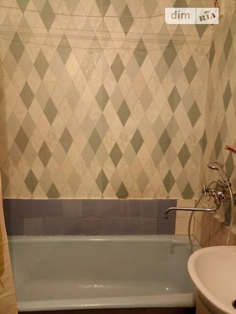 Sale of 3-room apartment 74.8 sq. m. on Chervonoi Kalyna Ave. 50 •