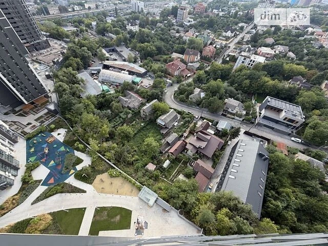 Sale of 4-room apartment 156.85 sq. m. on Andriy Verkhoglyada St. 26