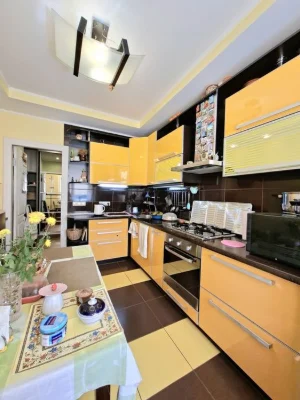Продаж 4-кімн кв з ремонтом вул Калнишевського