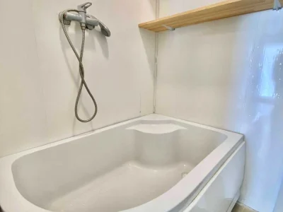 Apartment. Kharkiv, Akhiezeriv St. (Khalturina)
